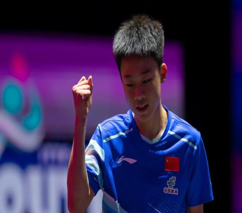 奪兩冠一亞！中國(guó)男乒又一15歲新星崛起：10后追趕林詩(shī)棟王楚欽
