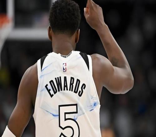 突发伤情!狼队新危机!华子该怎么选