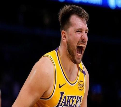 东契奇仅用15场拿到赛季500分100板100助,追平自己保持的NBA最快纪录