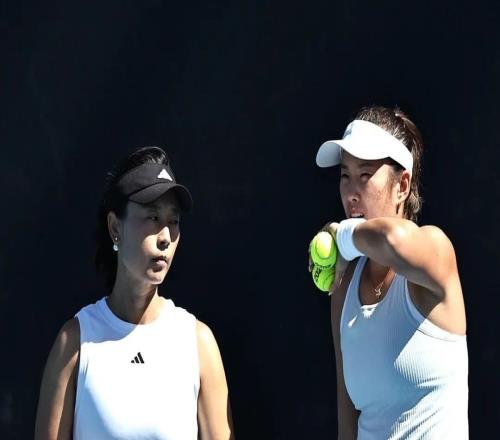 白卓璇不敵薩巴倫卡，兩對女雙組合晉級次輪
