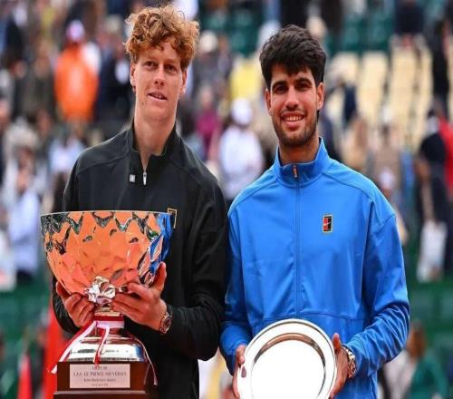 蒙特卡洛決賽正麵擊敗阿卡辛納重回世界第一大師賽四連+生涯首個紅土