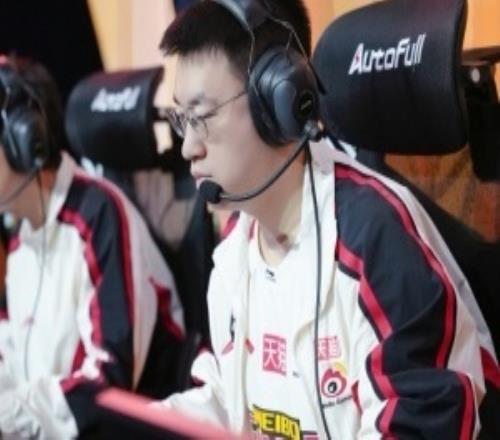 春天結束了Xiaohu狀態低迷幽默吃箭難堪大用三局戰績7117！