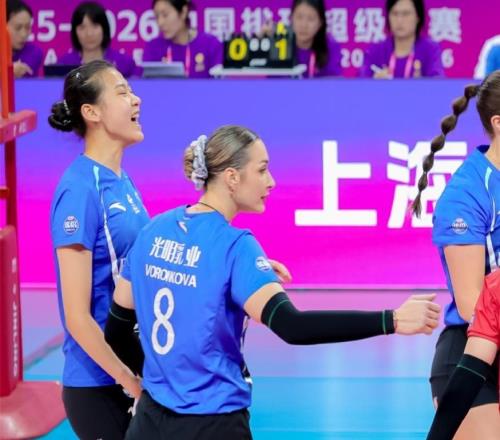 首發(fā)轟12分！中國(guó)女排又一18歲1米96新星崛起：小趙蕊蕊4次攔網(wǎng)