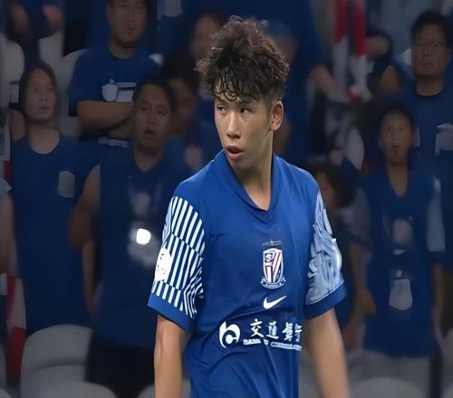喜讯!大连英博前锋位置迎来新黑马,热身赛连续搭档马莱莱出战
