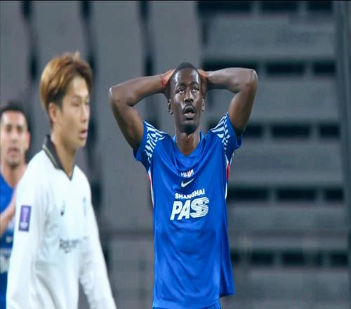 太倒霉了,3球被吹+失点,6大外援难救申花,赛后1幕令中超成笑话