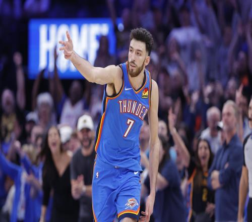 雷霆延续上赛季统治力,开赛获四连胜,独行侠未能取得连胜