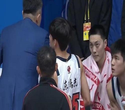 人氣真高！胡明軒26+4+4新賽季最佳一戰連中三分引現場粉絲狂歡