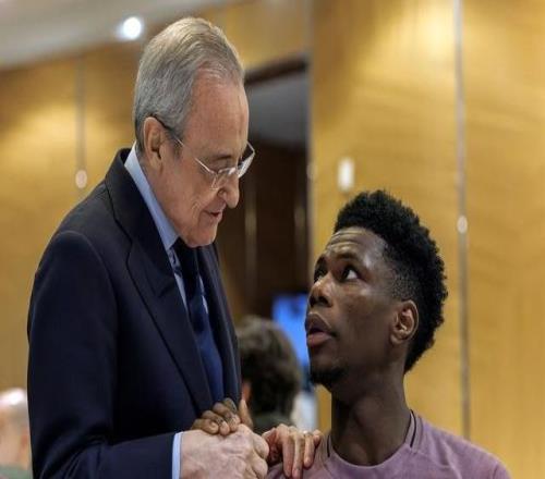 賽前打氣，弗洛倫蒂諾到皇馬下榻酒店與球員、教練組打招呼