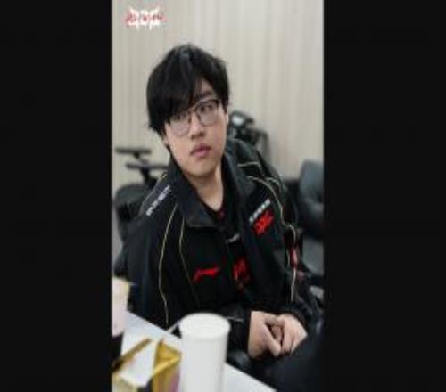 小徐小虚！Xiaoxu对线再次被Bin教育，全场仅拿6次击杀狂死15次