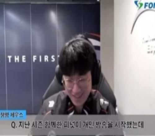 zeus:旺乎哥现在直播做的挺有趣的我也会时不时看看为他应援的