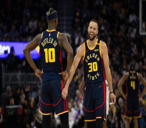 啥原因在库里和巴特勒单场同时30+得分时,勇士0胜3败