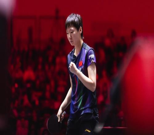 新加坡大满贯女单决赛，孙颖莎击败王曼昱收获冠军