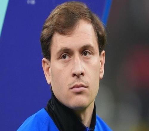 罗马诺：现在不保存与巴雷拉转会相关的谈判，，，球员从未想脱离