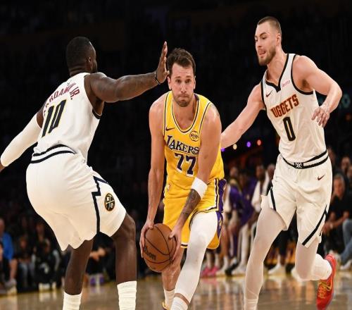 末节续命6分+加时准绝杀！东皇30+三双被赞MVP助湖人破恐掘魔咒