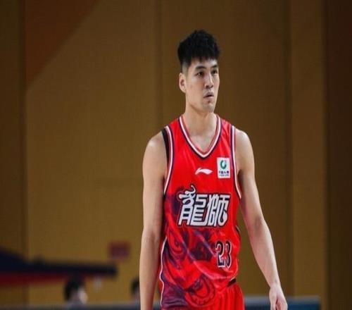 回避老东家，媒体人：陈国豪交易中有条款，对北控只能打一节