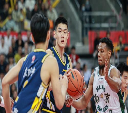 拒绝爆冷,广东队5分险胜同曦!郭昊文空砍42+6+8,萨姆纳立大功