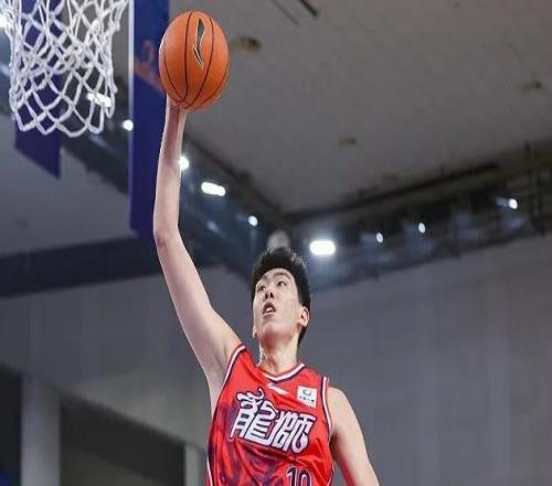 给机会就爆!徐昕轰24分14板统治加时赛,低位蜕变,杜锋真不会用