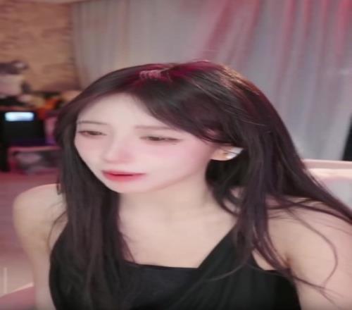 呆妹兒曝光某音直播內幕：播游戲沒工資沒禮物沒扶持沫子三角洲還虧錢