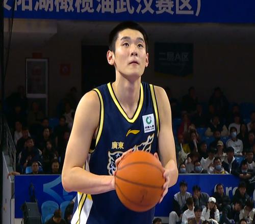 廣東隊18歲小將表現(xiàn)驚艷！解說大贊：完全超出大家的想象