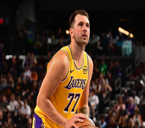 比肩张伯伦!东契奇开赛连续三场砍下40+,成为历史第二人