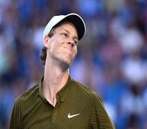 辛纳坦言惨败德约科维奇后最大的遗憾：“真的很痛”