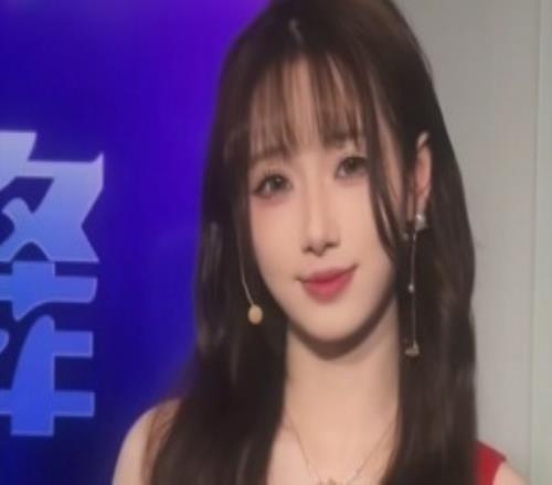 LPL解說天舒被曝疑似酒后不雅直播，女主持人阿芙辟謠與此事無關