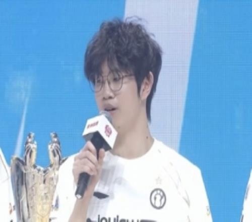 Photic:2025对我来说不是很好希望IG今年不止这一个冠军