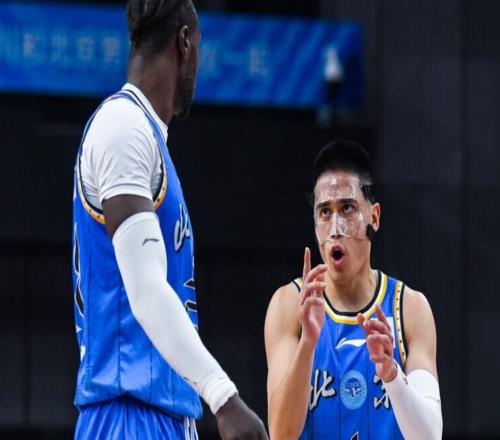 北京五将伤停仍险胜浙江!杰曼带伤鏖战23+5陈盈骏18+3吴前7中1