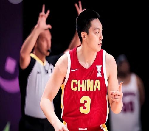 破案了!胡明轩为何缺席世预赛两场比赛贺希宁在社媒曝光原因