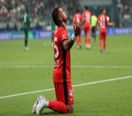 中超争冠悬念终结海港、蓉城和申花先后出战,范德萨能否为领头羊带来好运