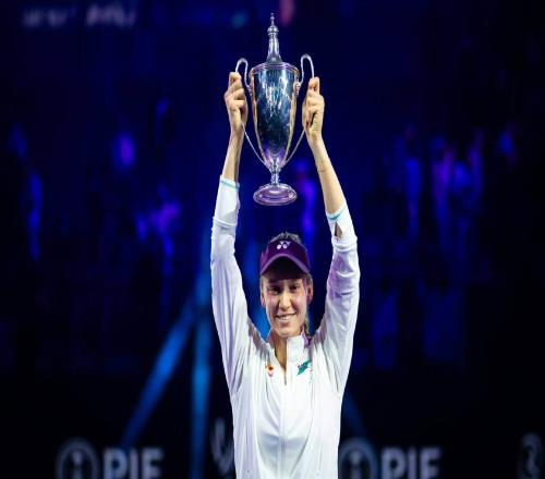 抓马!莱巴夺冠后拒绝与WTA执行CEO合影,疑为教练禁赛风波抗议