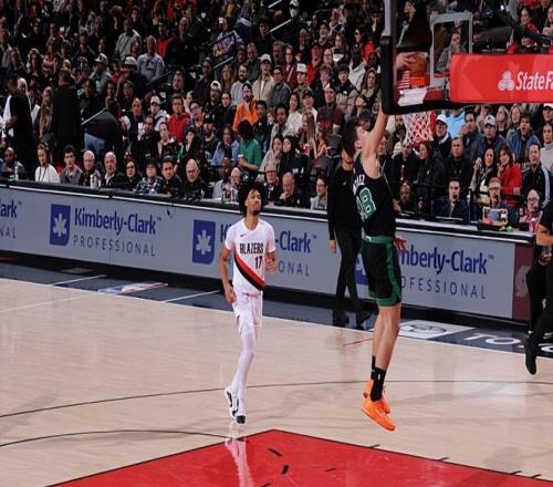 表現(xiàn)越來越好了，凱爾特人看起來有望收獲一名全能型側(cè)翼新秀