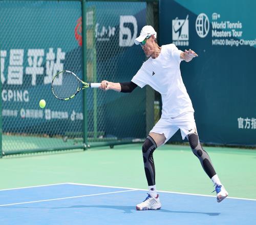 在森林裏打網球，880名選手揮拍ITF大師賽“尚東杯”昌平站