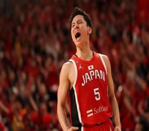 狂轰11分19助4板!男篮世预赛该庆幸他缺席:赵继伟真防不住他