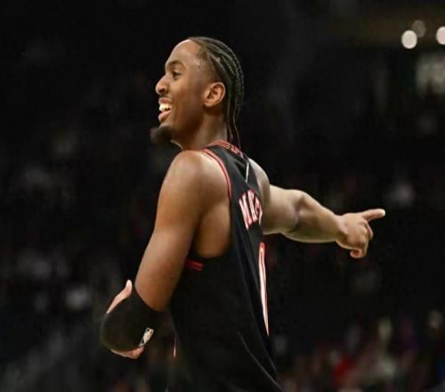 马刺屠76人揽四奖,文班24分钟+41防守破局雪旧耻,前路可可期