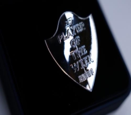 BLG曬獎章照片：正因五個人的共同努力，才構成了最好的團隊