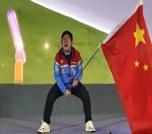 從學徒到冠軍，張雪機車如何橫掃世界頂級賽事！