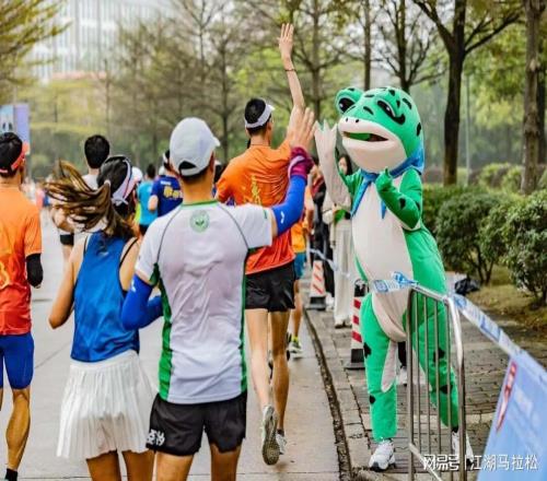 年年嚷嚷马拉松期间酒店涨价,为什么就管不住呢