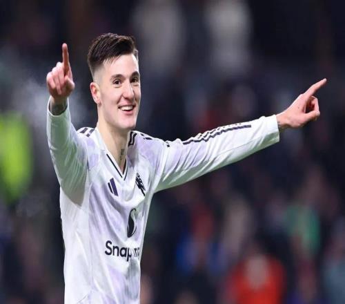 魯尼談蓄發(fā)哥：我敢打賭，若曼聯(lián)贏下第5場(chǎng)，他會(huì)崩潰