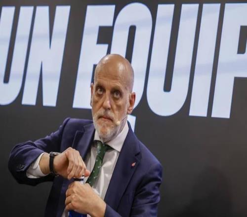 特瓦斯谈西蒙尼和维尼修斯冲突:这都是场上的事,只是小插曲