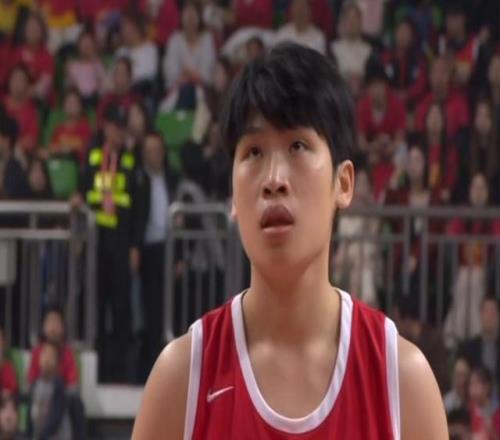 随着一场6分险胜,中国女篮再次击败巴西!刘禹彤17分+张子宇11分