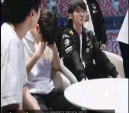 加里奥、梅尔:!T1粉丝收费视频Faker回复多兰想选什么皮肤:冰鸟