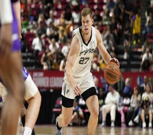 签约已达成，骑士队签下新援，增强前锋深度