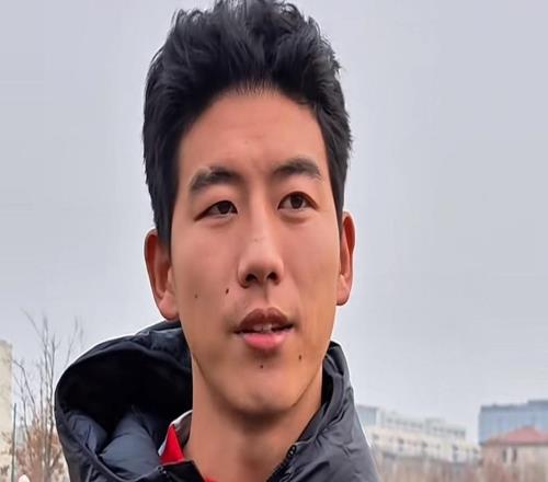 亚泰小将景泊羲：梦想是为国效力，还是要脚踏实地好好努力