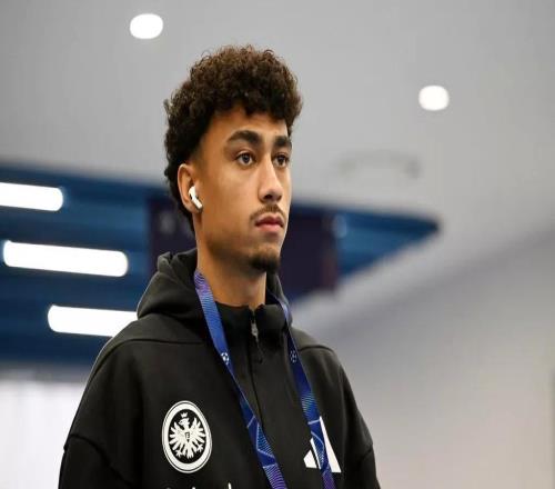 图片报:曼联、曼城&阿森纳在关注法兰克福后卫纳撒尼尔布朗