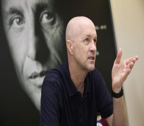 小克鲁伊夫:巴萨必须要保持冷静,我并不担心他们的表现