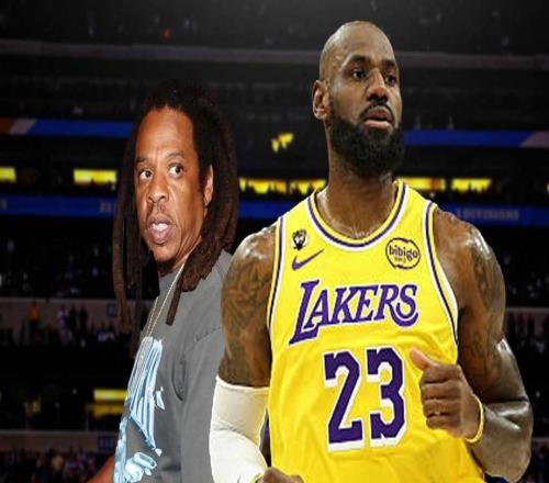 湖人队勒布朗詹姆斯背靠背出战，致敬篮球之神，并效仿JayZ