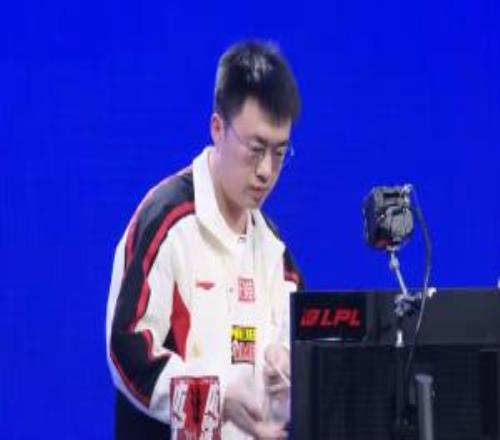 媒體人：小虎這兩把，有種老年人玩什麽看著都很心酸的感覺