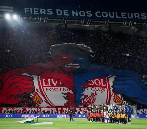 霸氣十足，巴黎賽前秀出“浩克手撕利物浦”TIFO