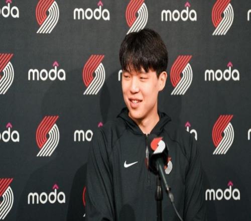 單節(jié)5中5！楊瀚森第二次出戰(zhàn)季前賽，打出完美一節(jié)